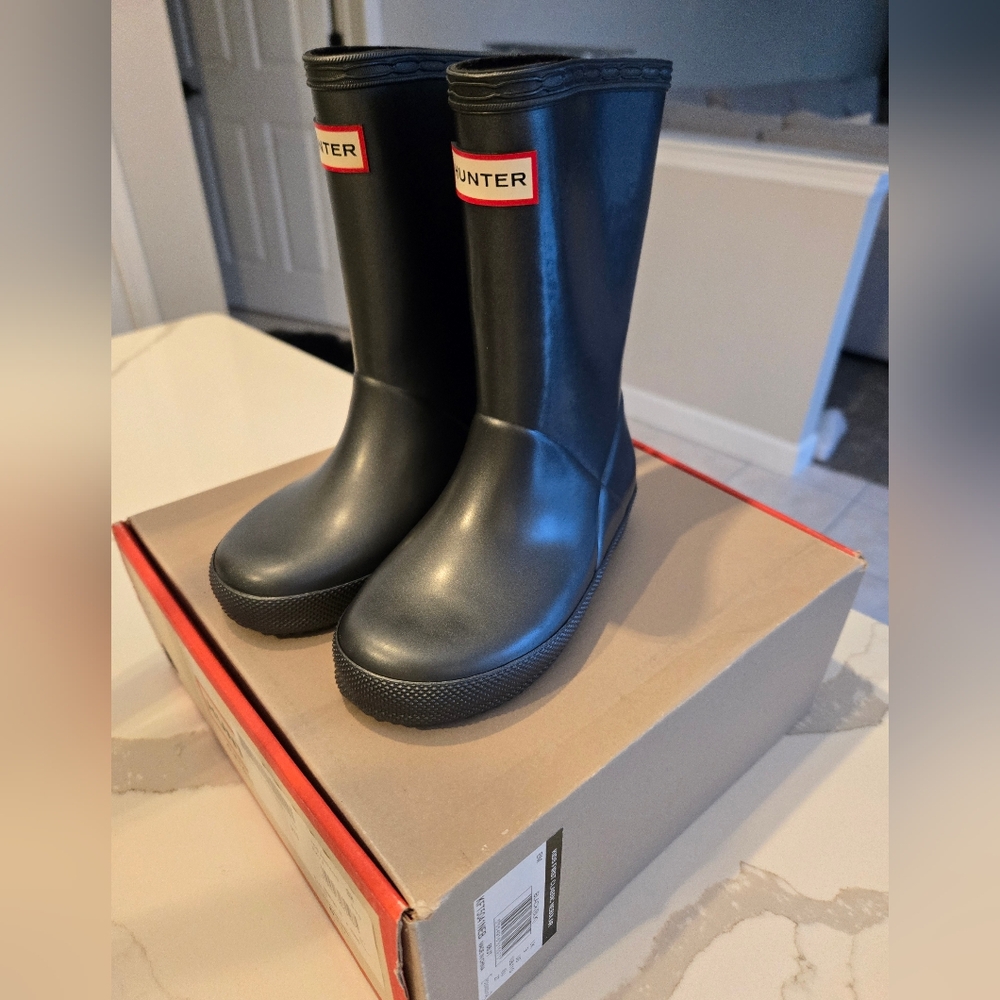 Girls size 11 new with tags hunter boots
